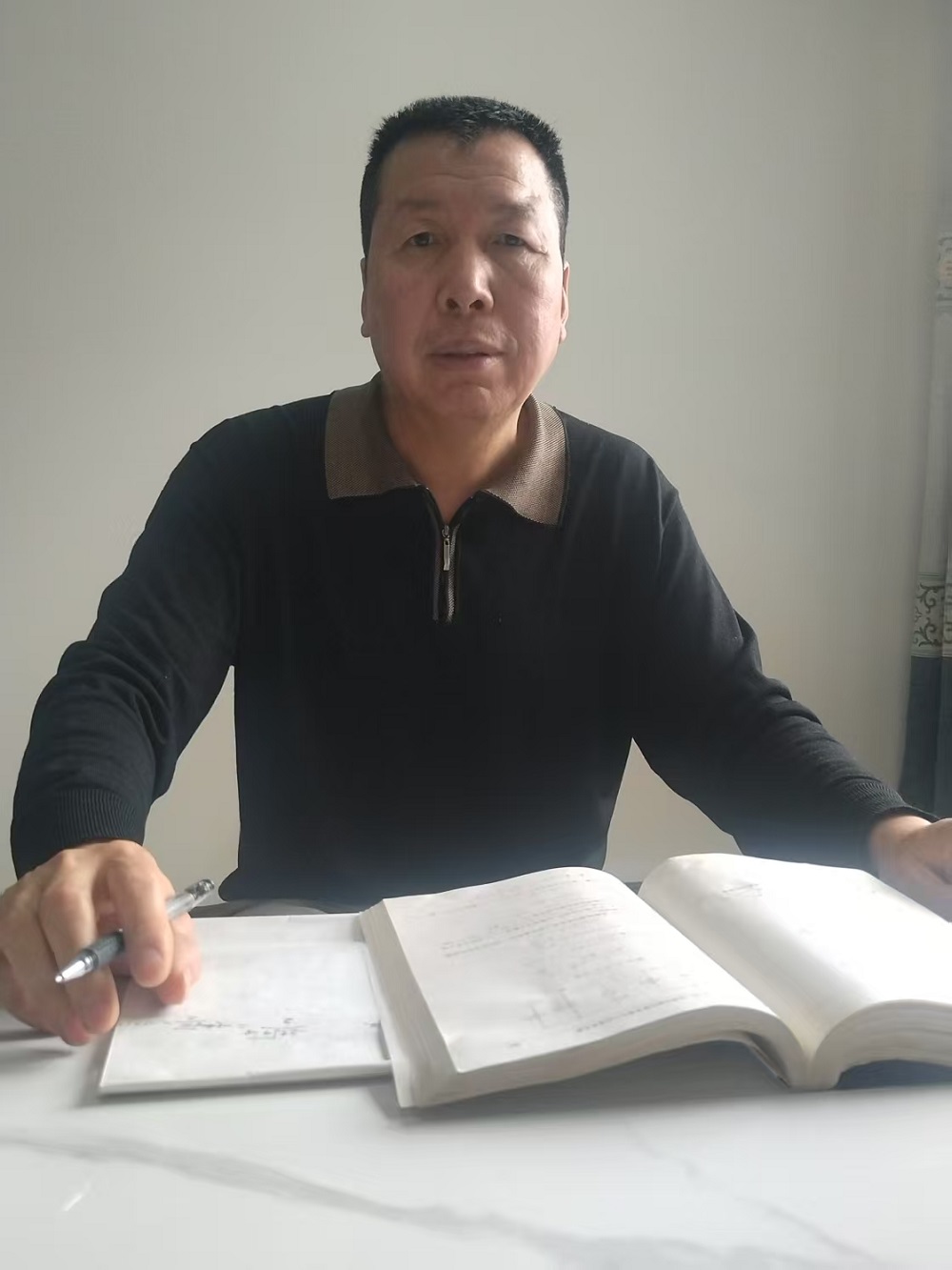 胡永锋.jpg