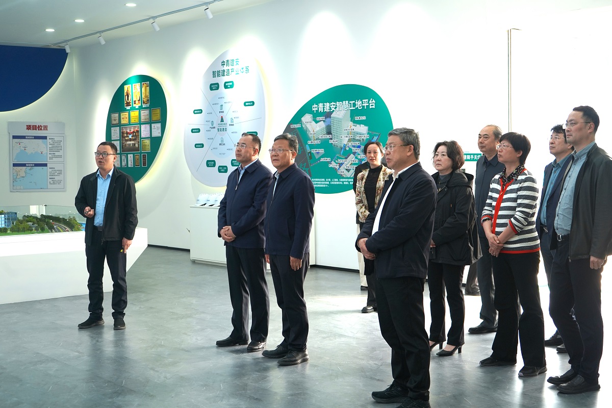 海试场参观讲解2.JPG